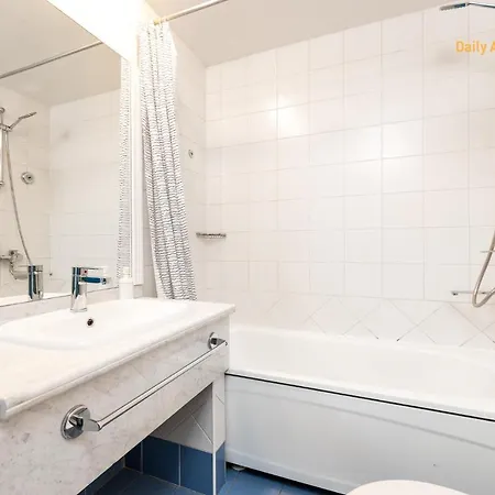 Daily - With Bath Apartamento *