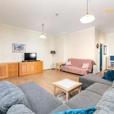 Apartment Daily - With Bath *