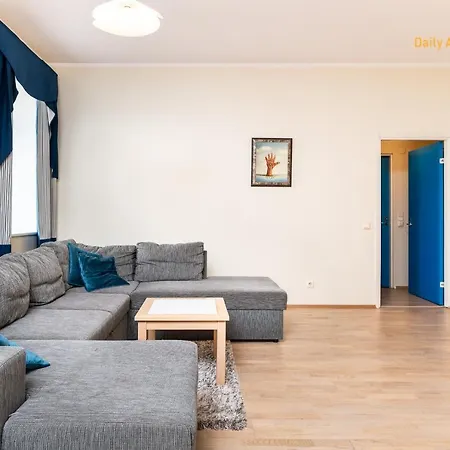 Apartment Daily - With Bath