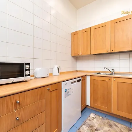 Apartment Daily - With Bath