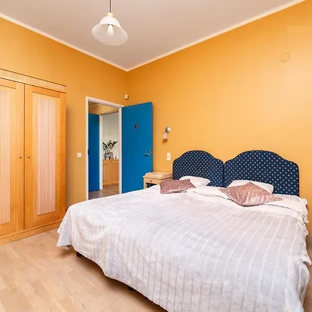 Daily - With Bath Apartment
